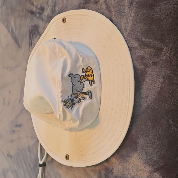 The GOAT USA OG Bucket Hat-  Chuck the GOAT - Brand New- white - Picture 1 of 5
